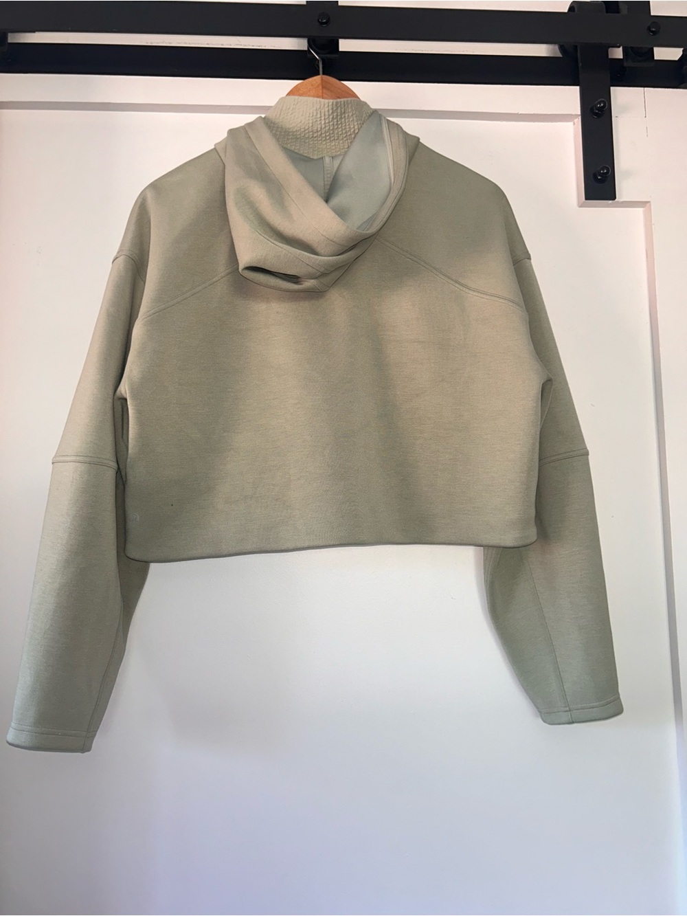 Women’s Lululemon cropped full zip hoodie light green